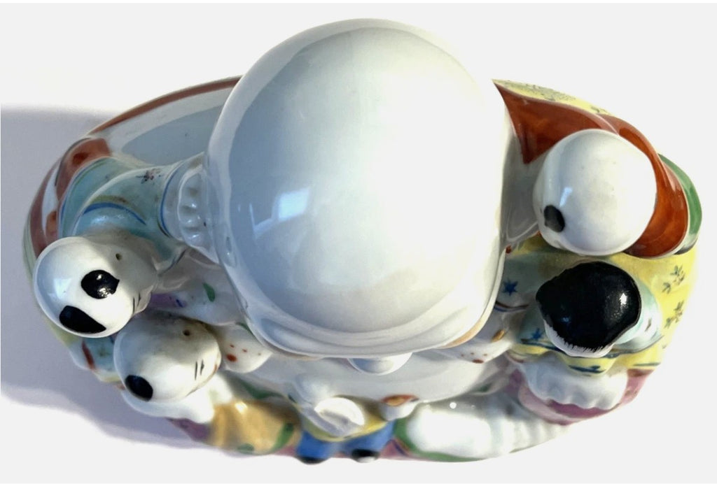 Vintage Chinese Porcelain Laughing Buddha with Children – Hand-Painted Figurine (Flaw)Vintage Chinese Porcelain Laughing Buddha with Children – Hand-Painted Figurine (Flaw)